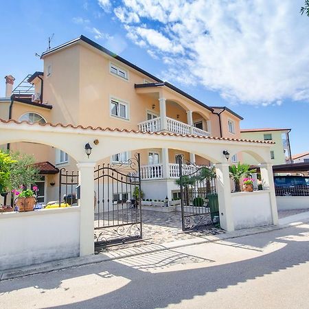 Apartments Villa Amfora روفينج المظهر الخارجي الصورة